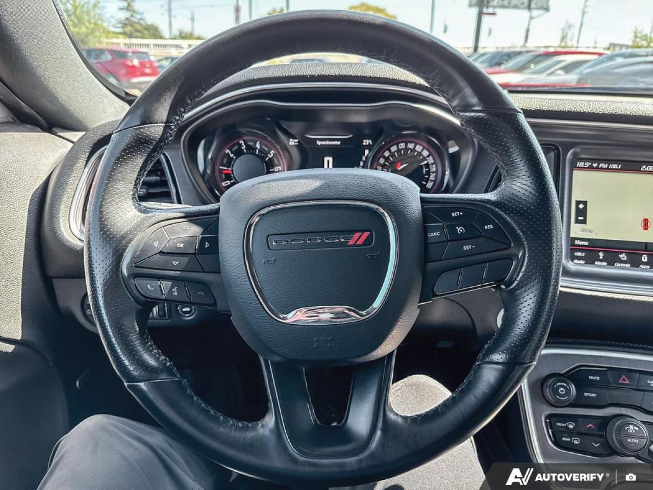 2018 Dodge Challenger SXT / NAV / HTD SEATS / ALPINE SOUND SYSTEM / AUTO - Photo #16