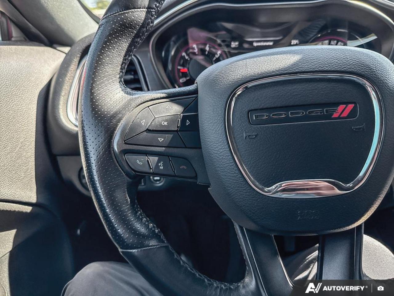 2018 Dodge Challenger SXT / NAV / HTD SEATS / ALPINE SOUND SYSTEM / AUTO - Photo #17