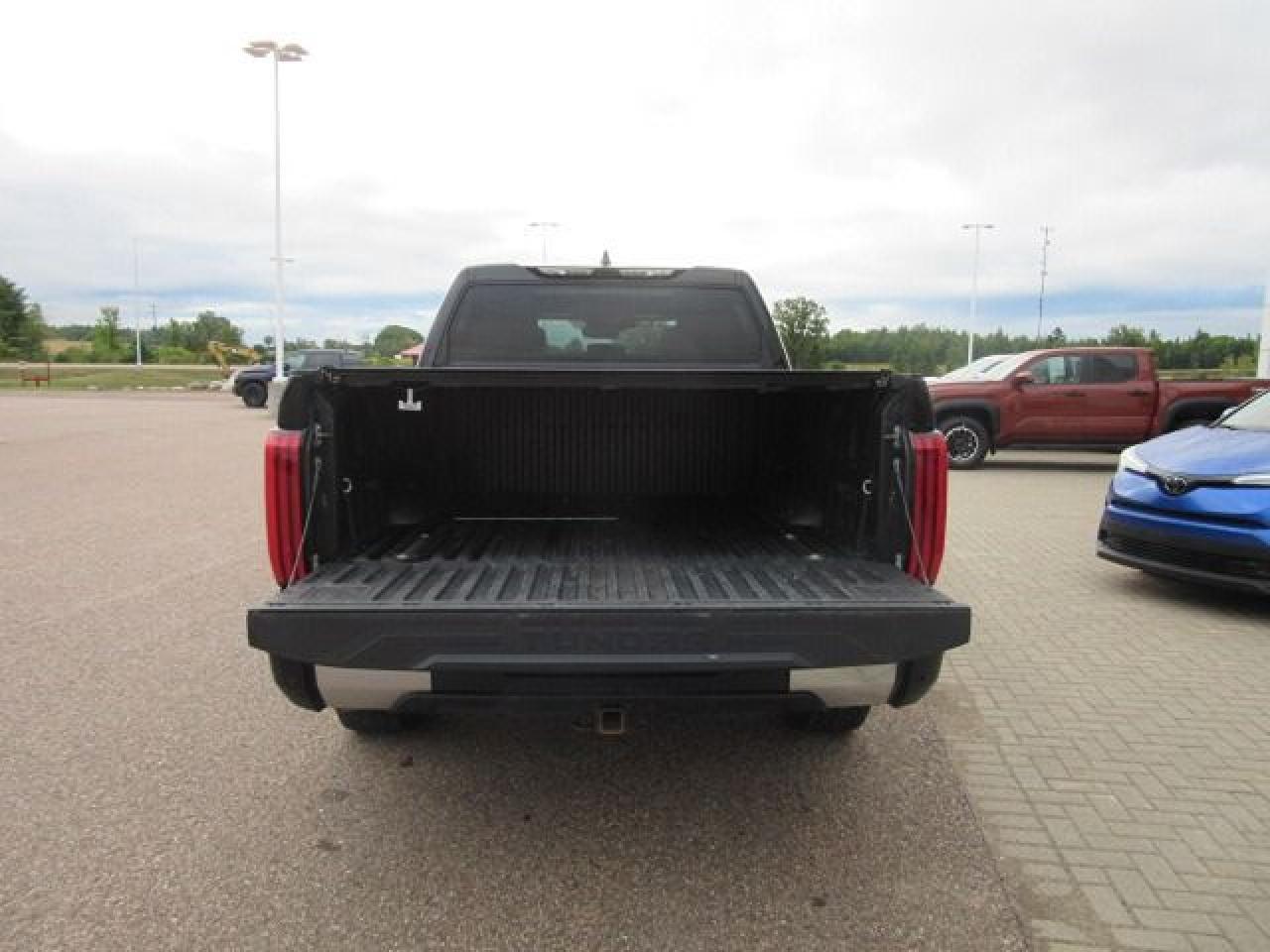 2022 Toyota Tundra LIMITED HYBRID - Photo #4