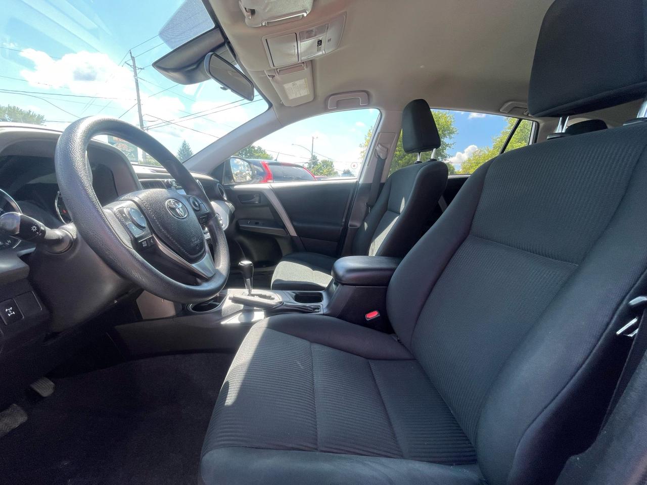 2017 Toyota RAV4 LE - Photo #9