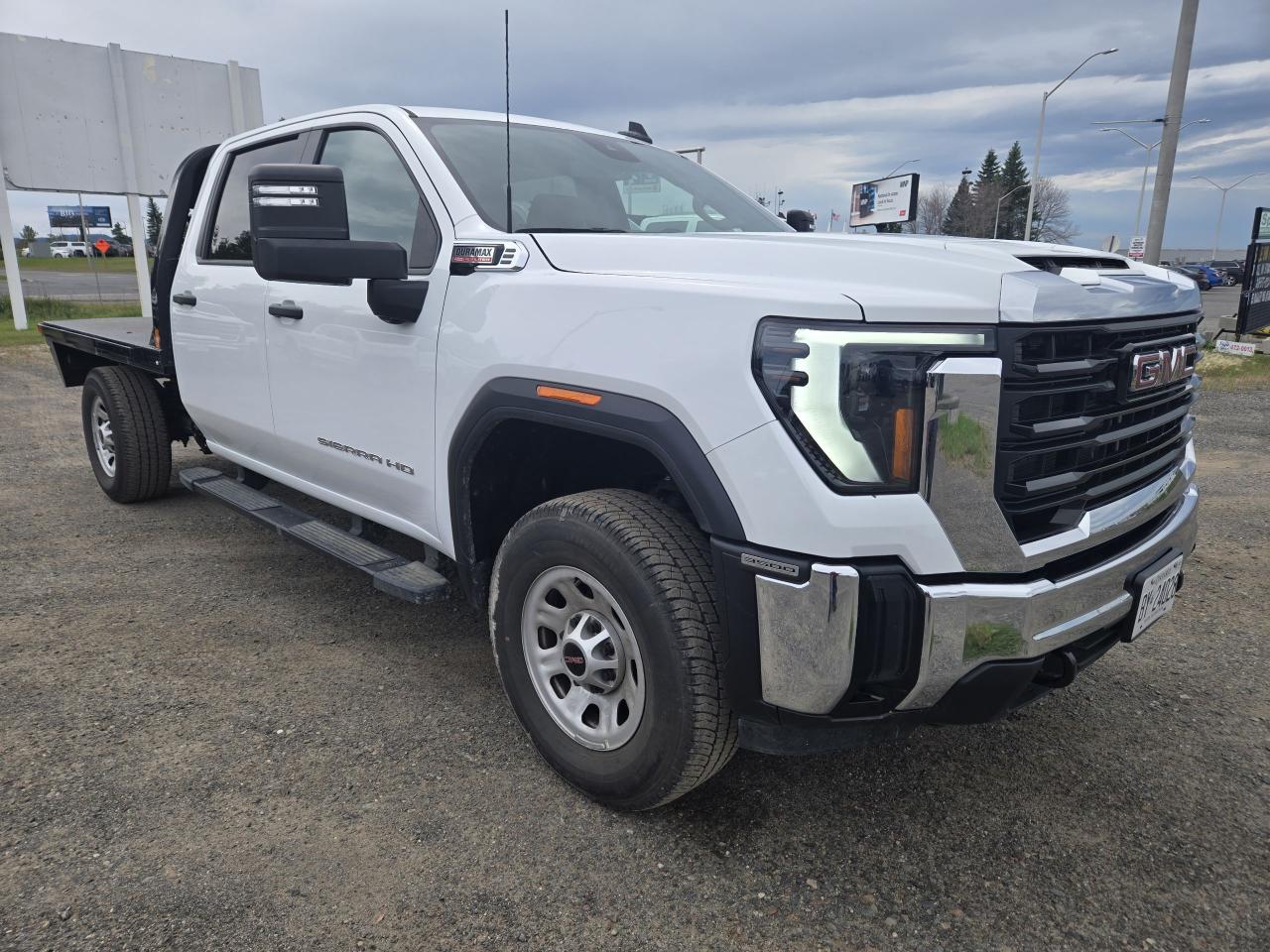 2024 GMC Sierra 3500 PRO FLATDECK - Photo #3