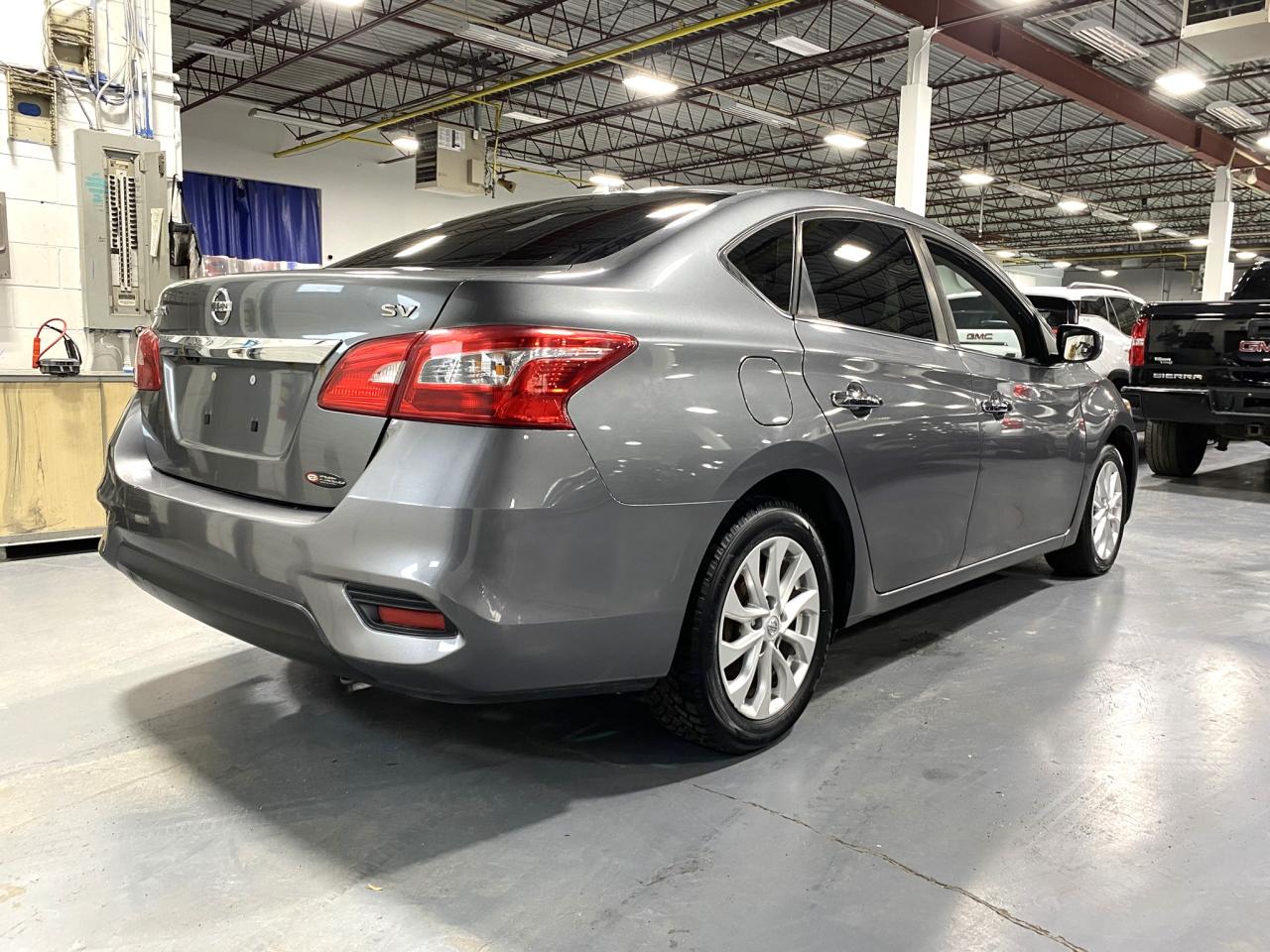 2018 Nissan Sentra SV Photo4