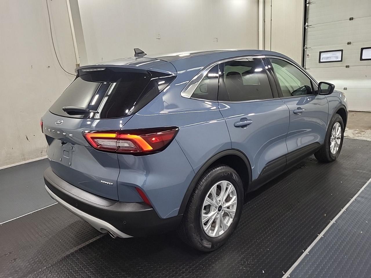 2024 Ford Escape Active AWD - Photo #2