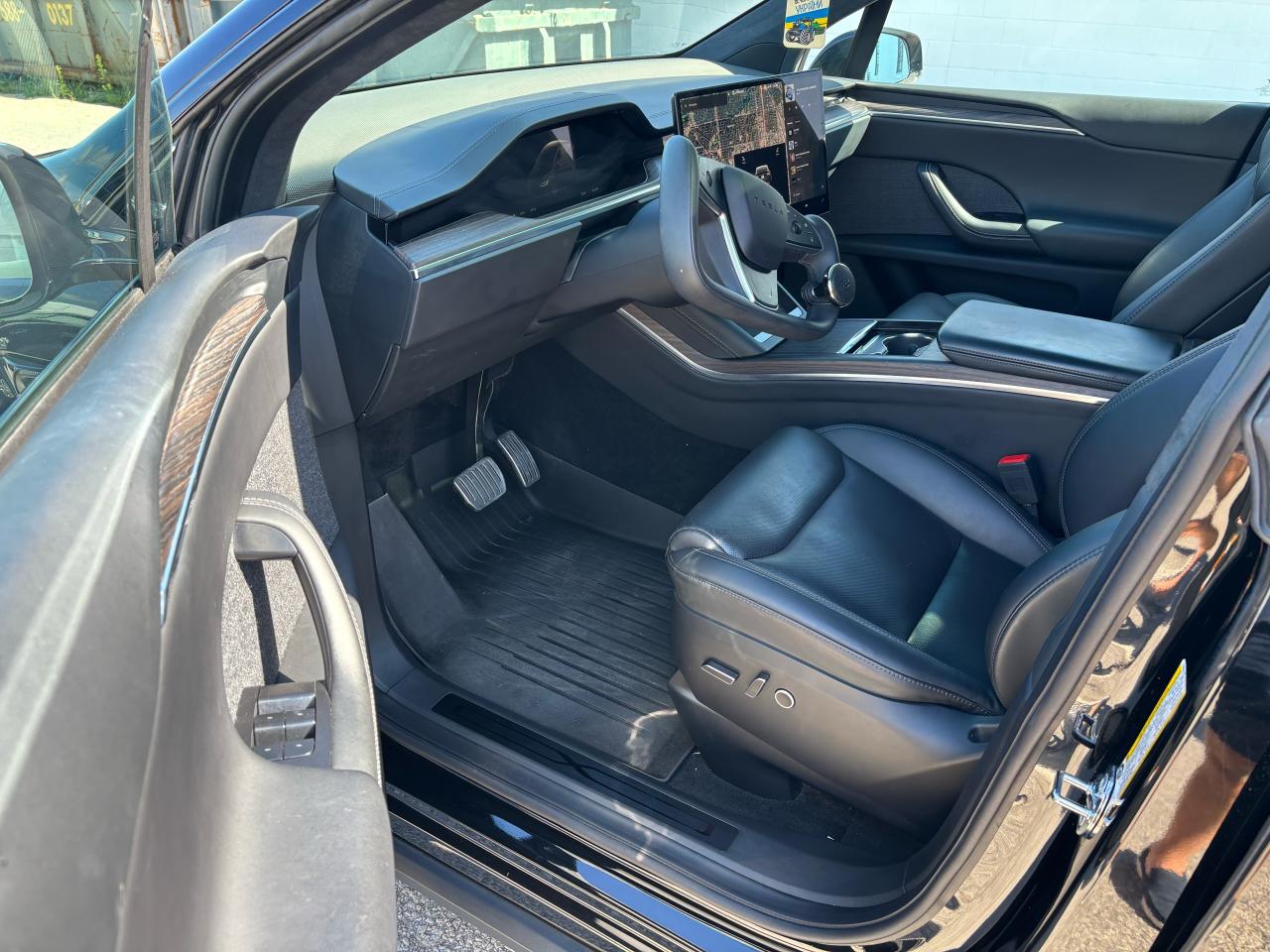 2023 Tesla Model X Standard Range - Photo #4