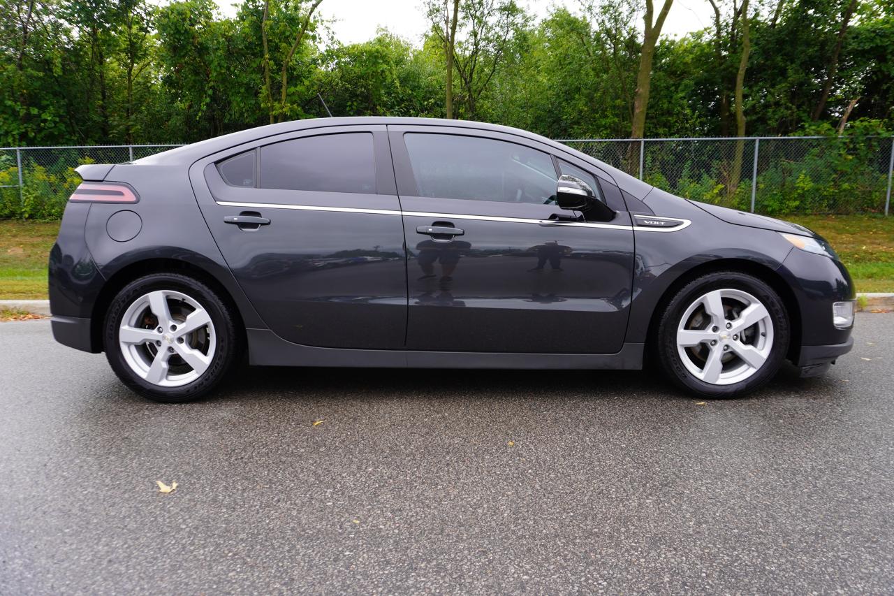 2015 Chevrolet Volt 1 OWNER / NO ACCIDENTS / TECH PACKAGE / DLR SERVIC Photo4