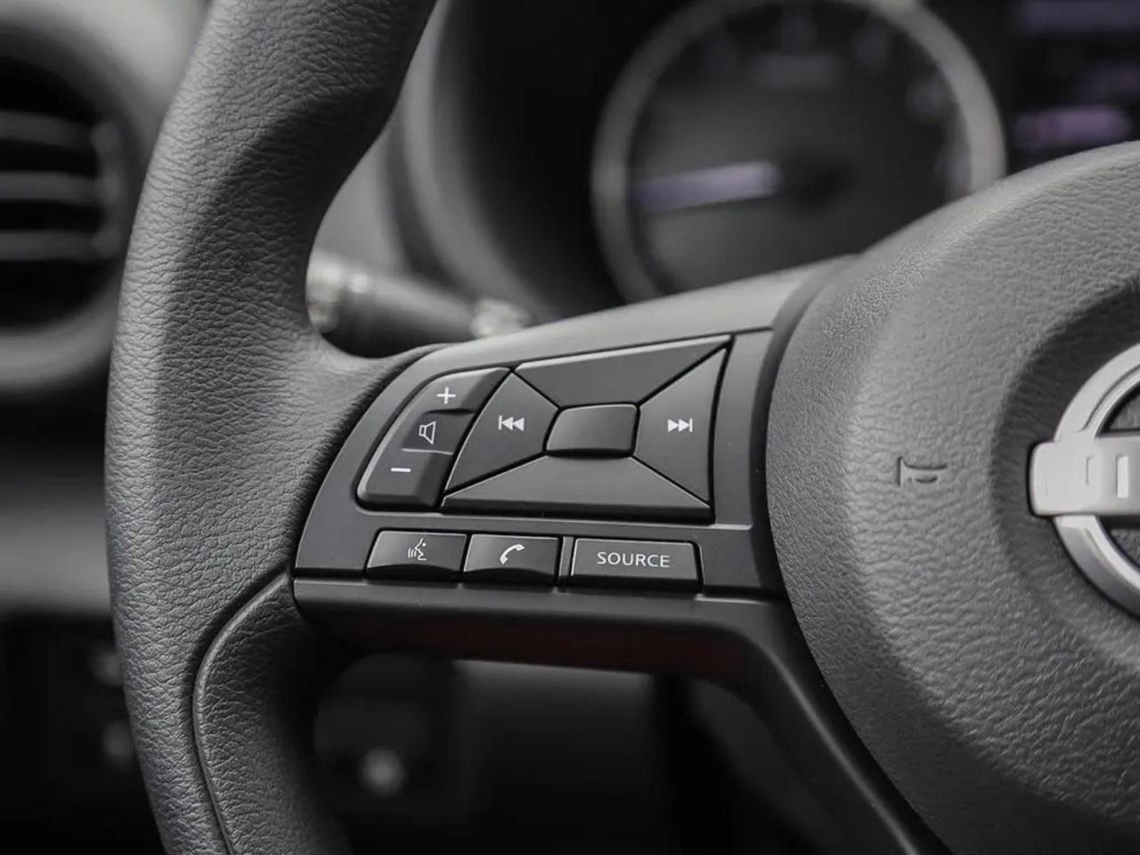 2025 Nissan Kicks Play S Photo