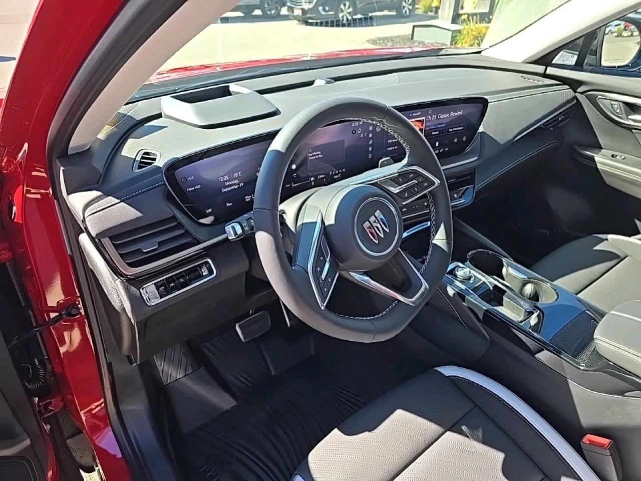 2025 Buick Envision SPORT TOURING Photo3