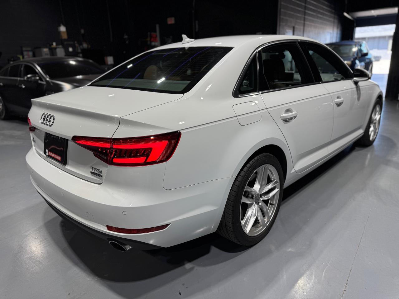 2017 Audi A4 4dr Sdn Auto Progressiv quattro Photo4