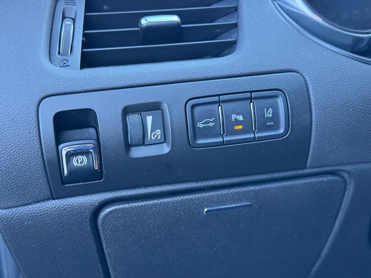 2014 Chevrolet Impala LTZ **FULLY LOADED MODEL** - Photo #27