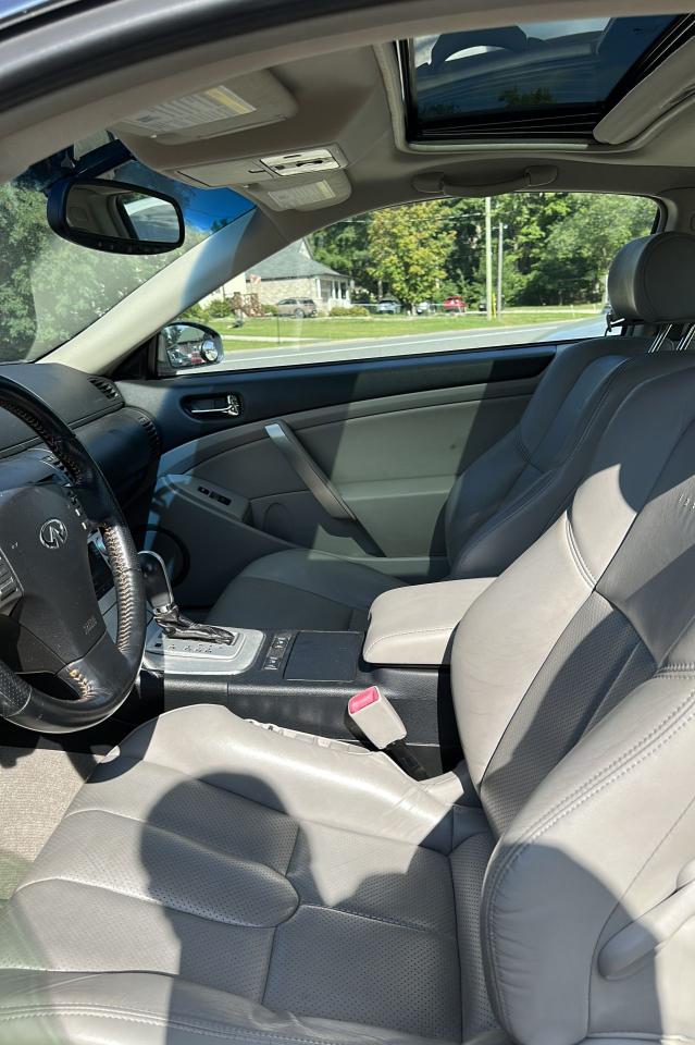 2005 Infiniti G35  - Photo #4