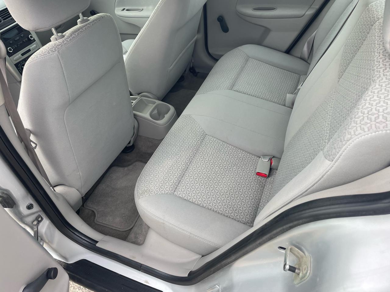 2006 Pontiac G5 Base - Photo #9