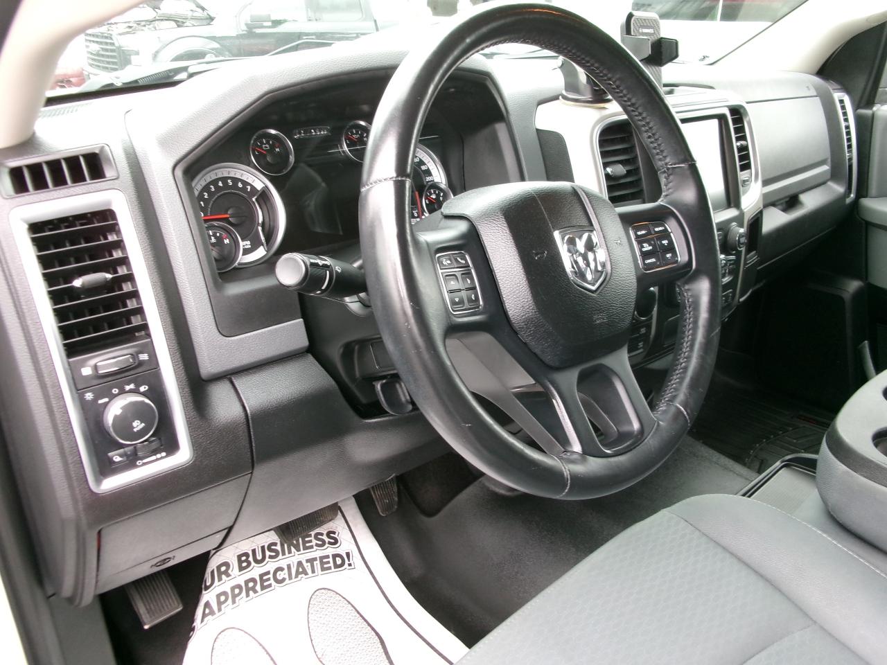 2017 RAM 1500 Big Horn - Photo #6