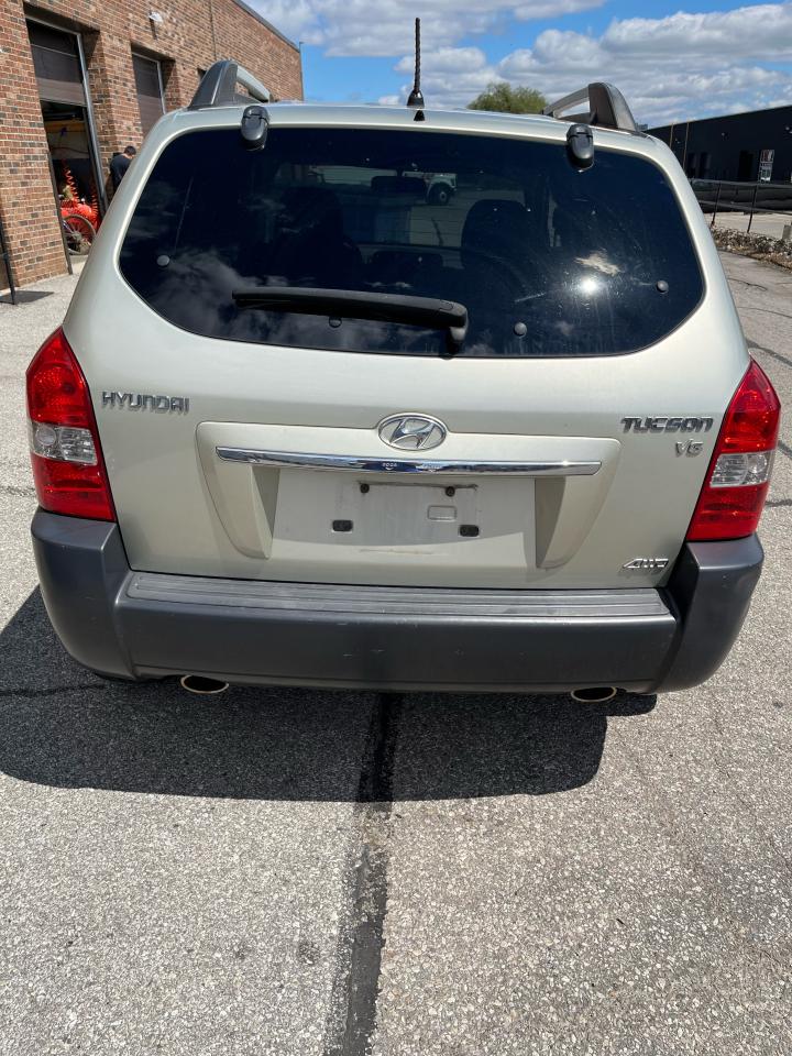 2009 Hyundai Tucson GL-V6-4WD-ONLY $2,490.00!! - Photo #8