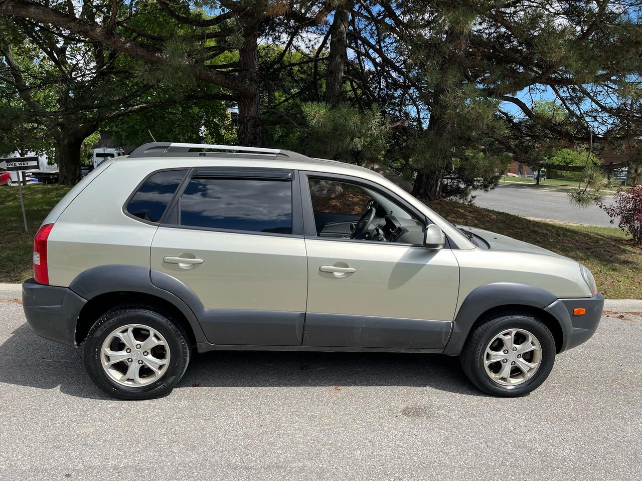 2009 Hyundai Tucson GL V6 4  WHEEL DRIVE! - Photo #1