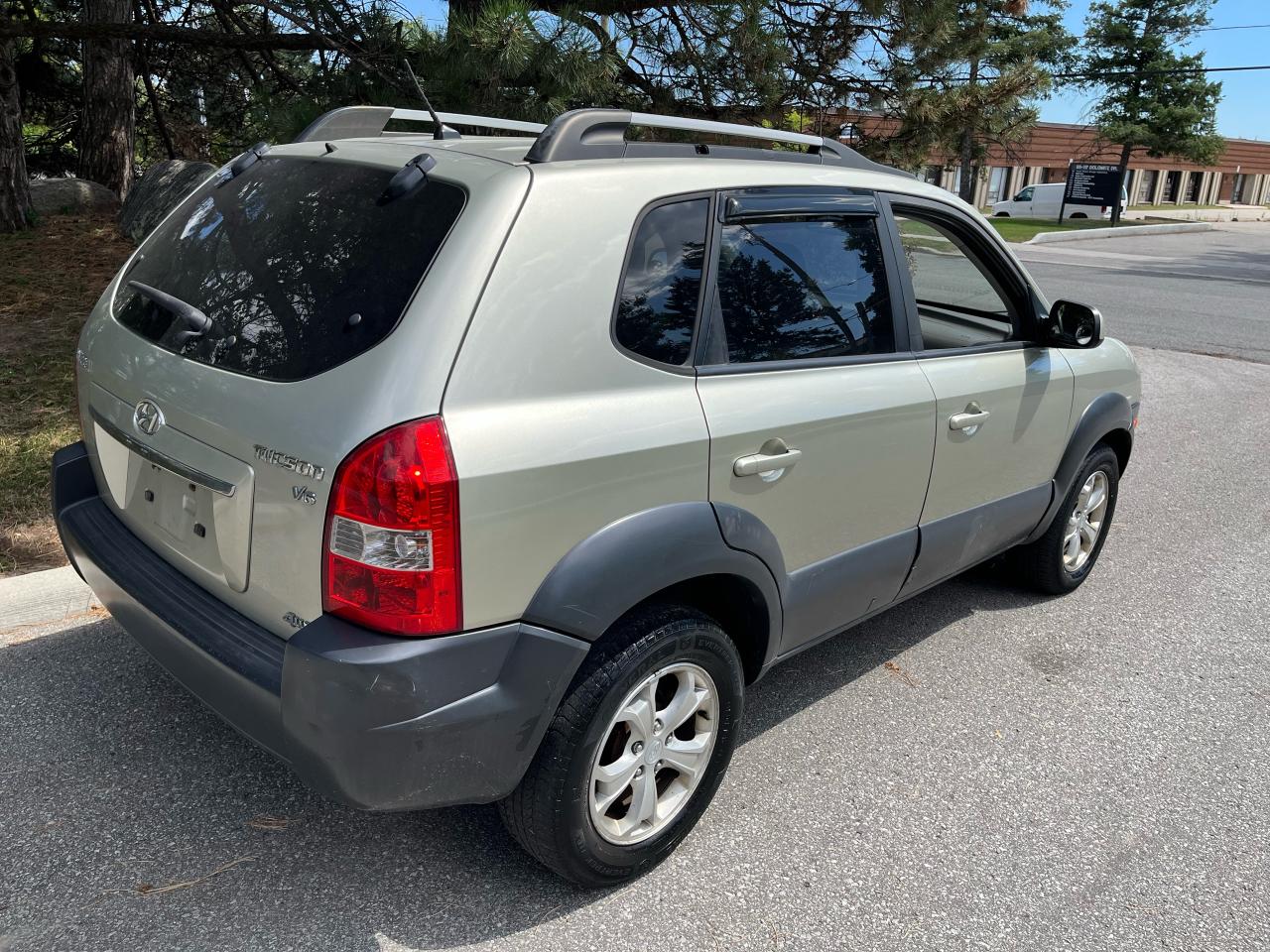 2009 Hyundai Tucson GL-V6-4WD-ONLY $1,850.00!! Photo2