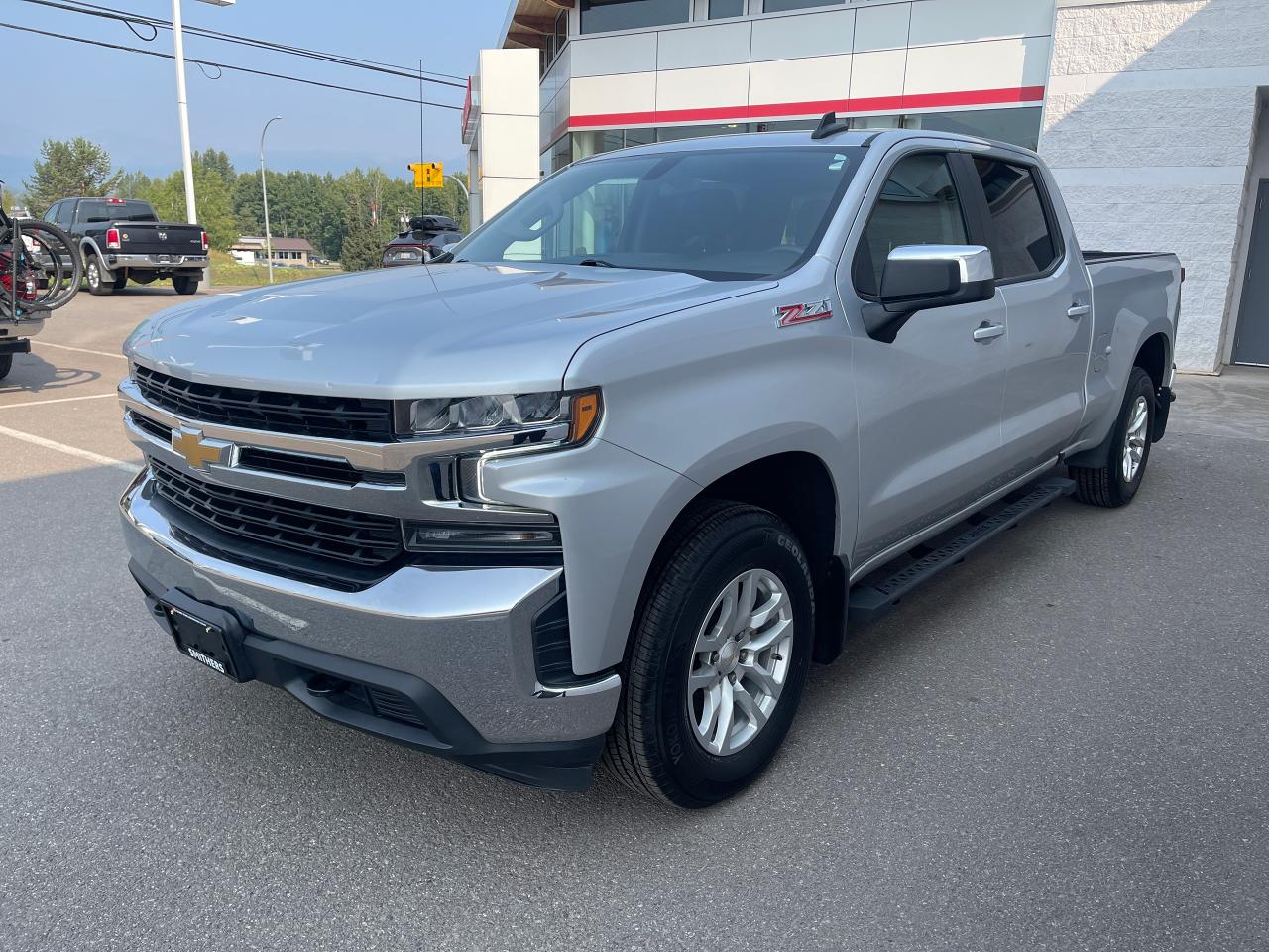 2022 Chevrolet Silverado 1500 LT Photo3