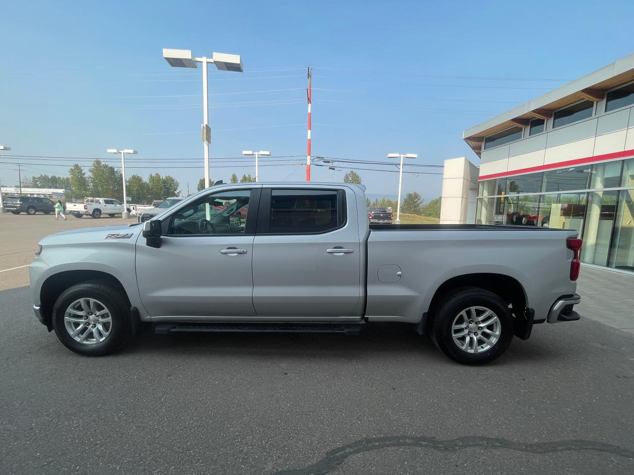 2022 Chevrolet Silverado 1500 LT Photo4