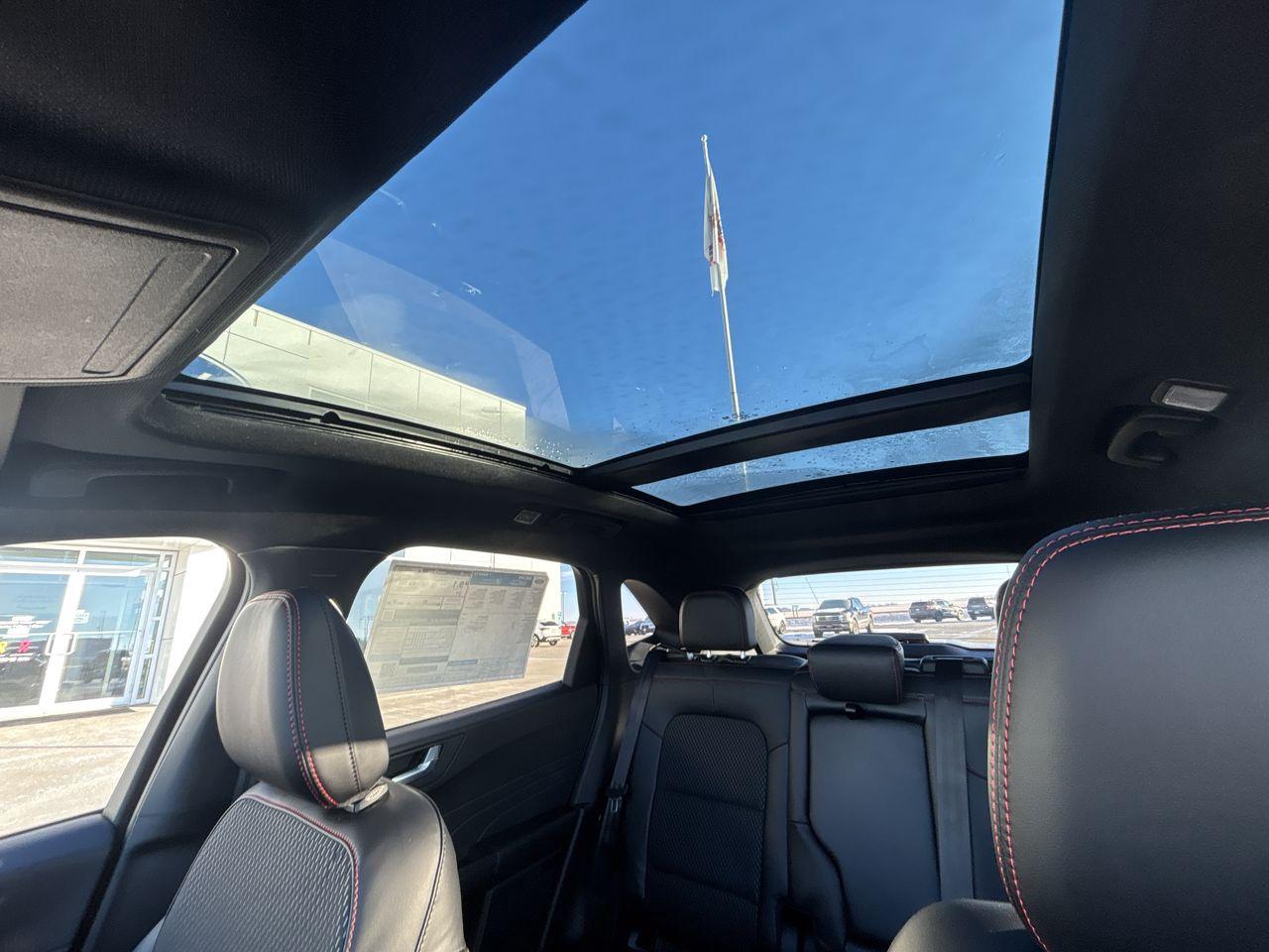 2026 Ford Escape ST-Line Select AWD Photo5