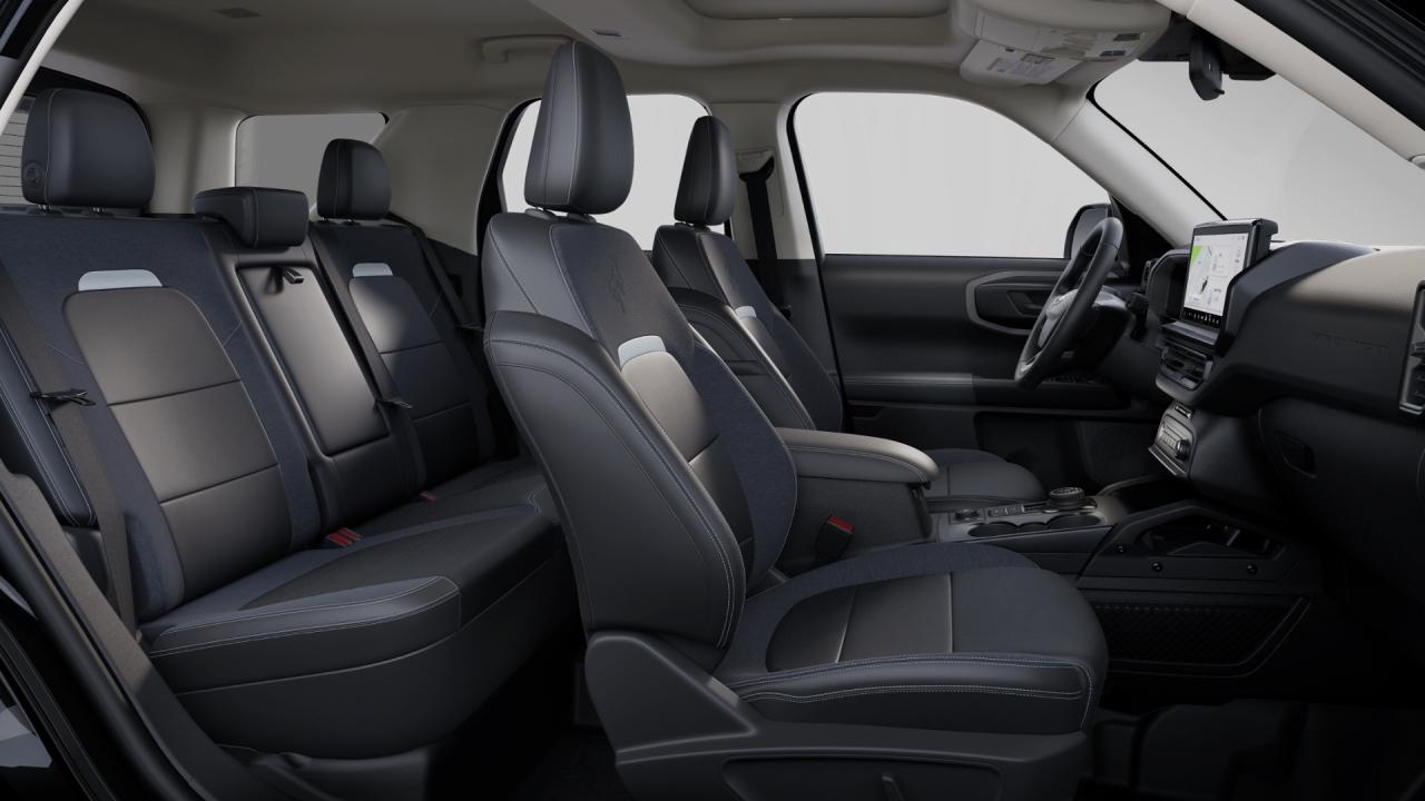 2025 Ford Bronco Sport Outer Banks Photo5