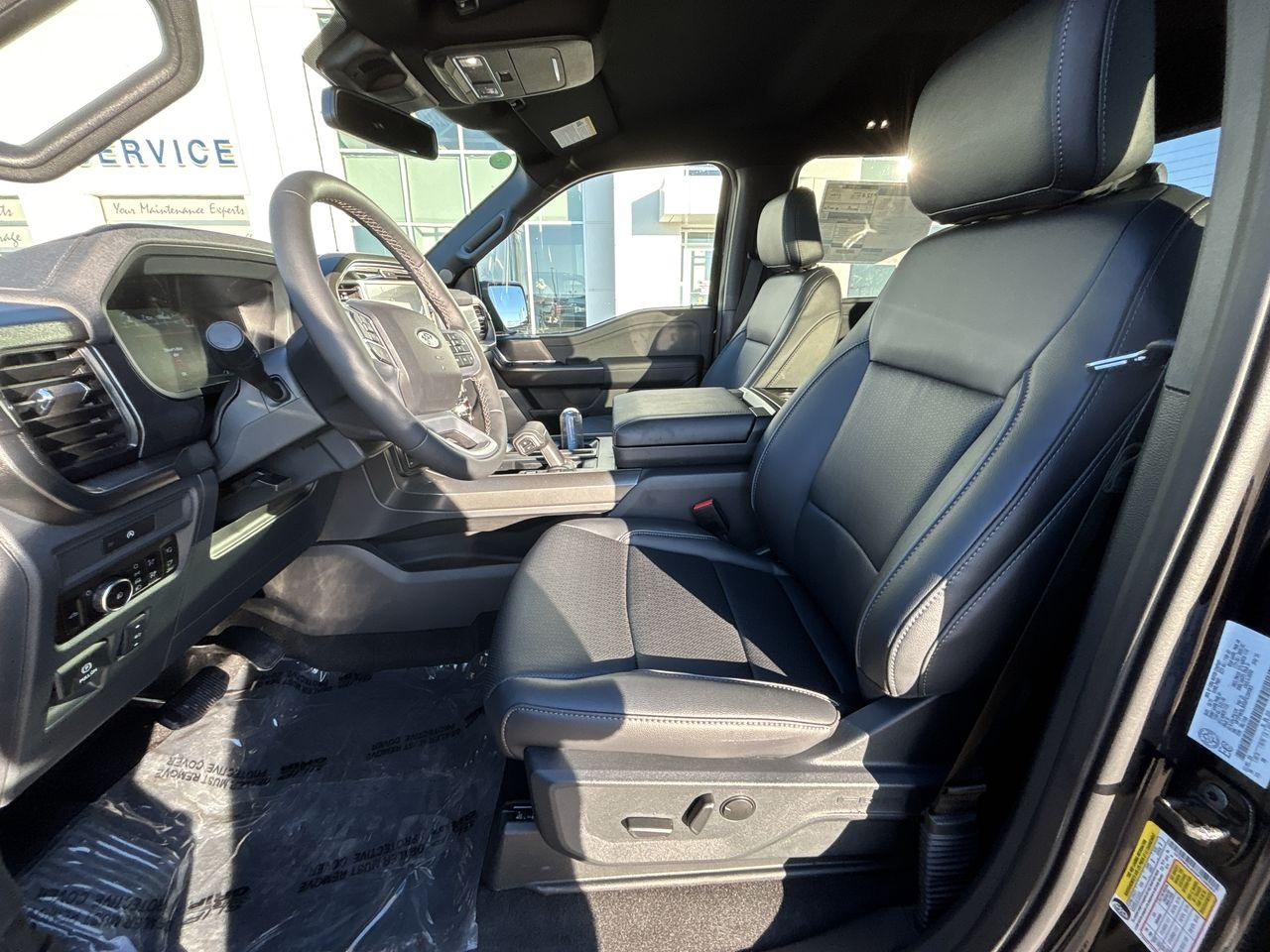 2025 Ford F-150 Lariat 4WD SuperCrew 5.5' Box Photo5