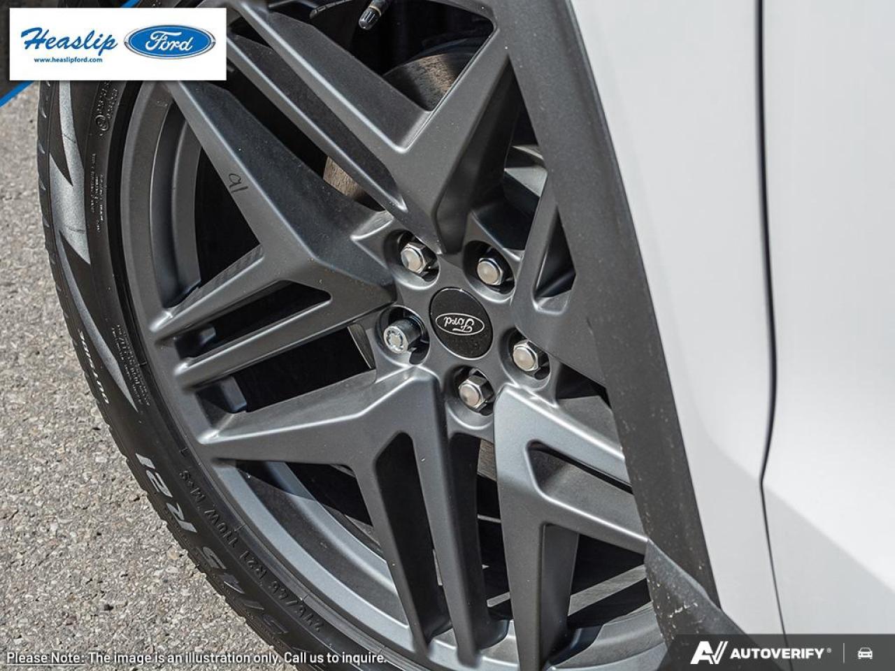 2026 Ford Explorer ST Photo5