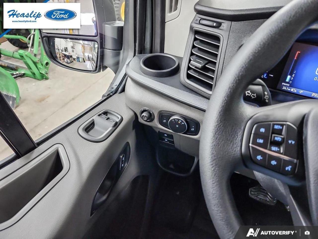 2026 Ford Transit Passenger Wagon XL Photo