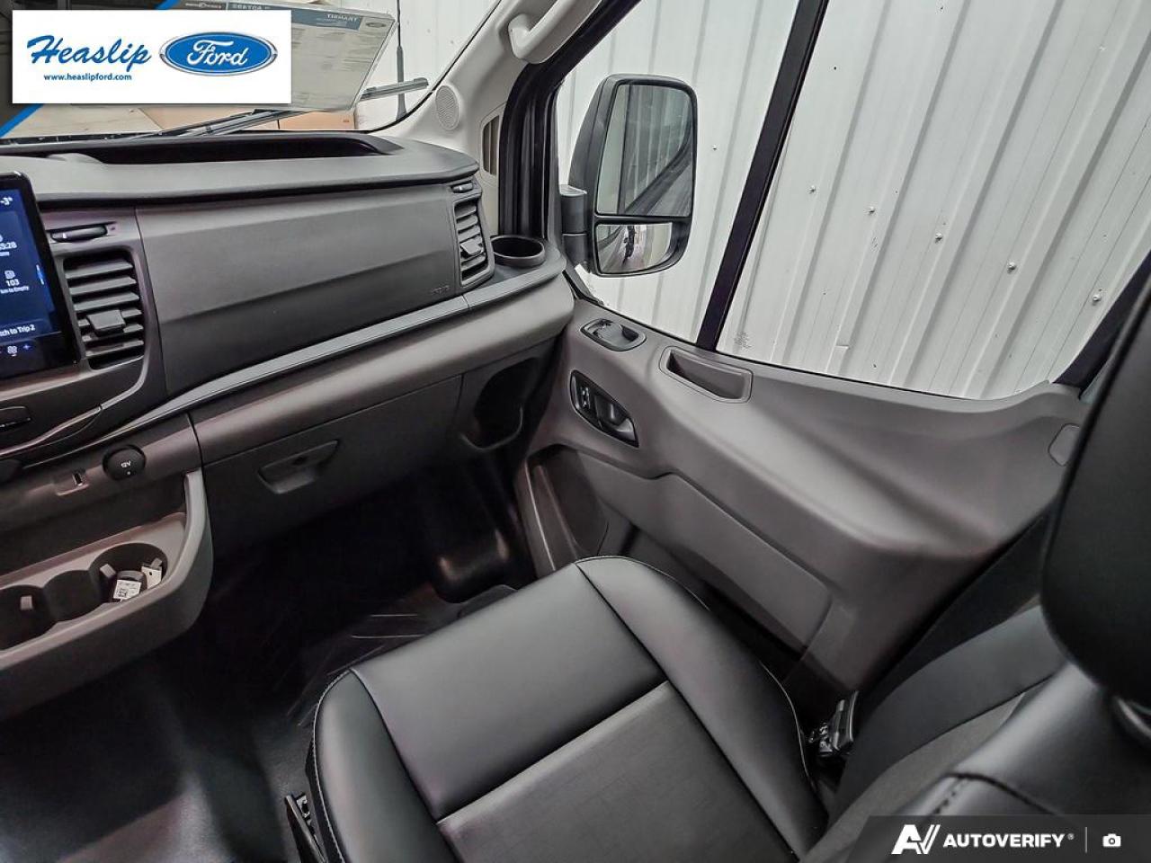 2026 Ford Transit Passenger Wagon XL Photo