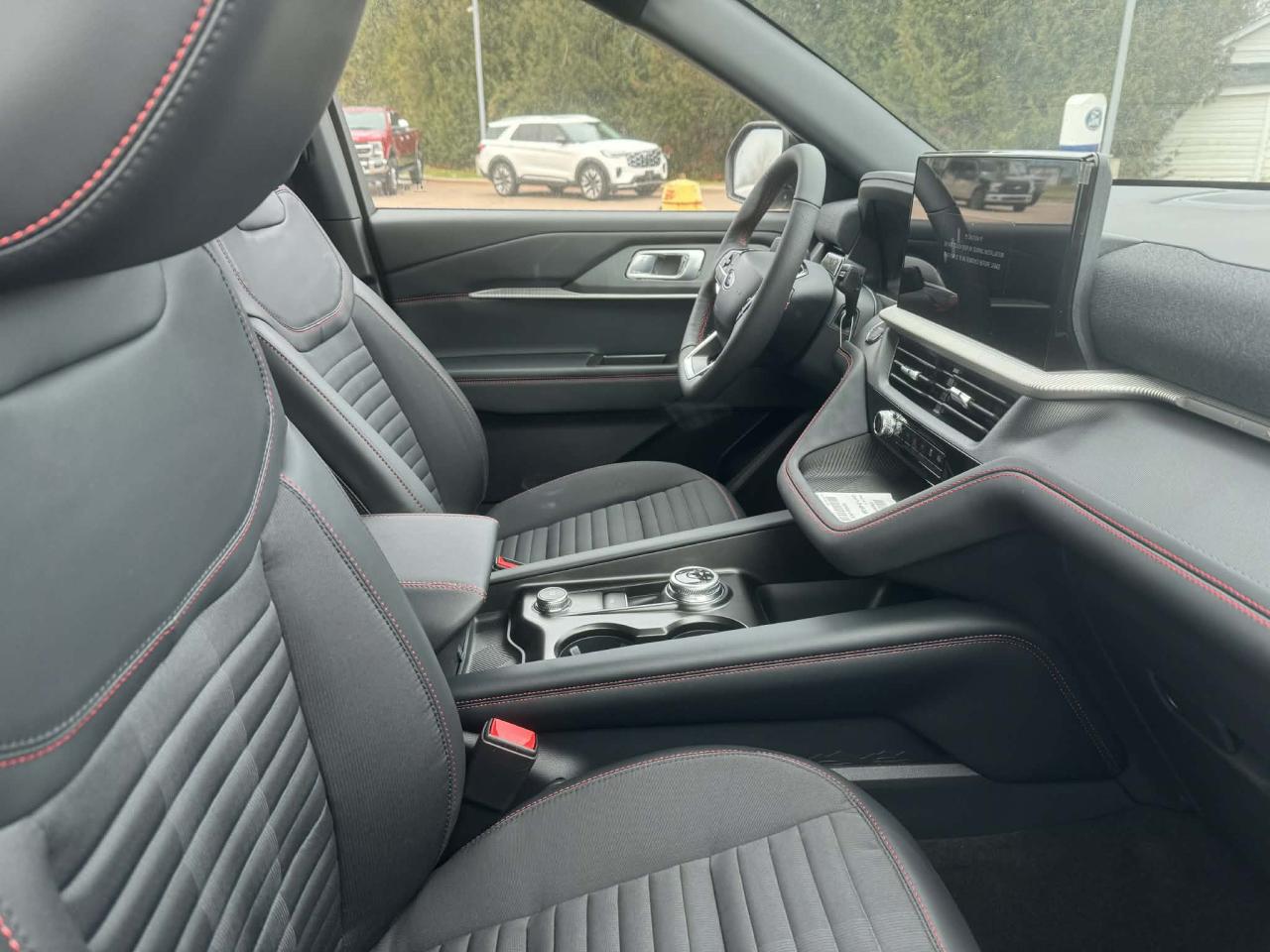 2026 Ford Explorer ST-Line Photo