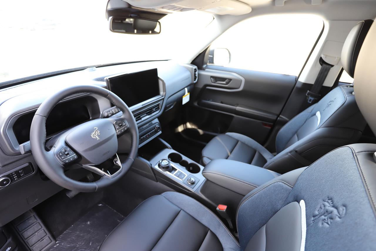 2025 Ford Bronco Sport Outer Banks 4x4 Photo