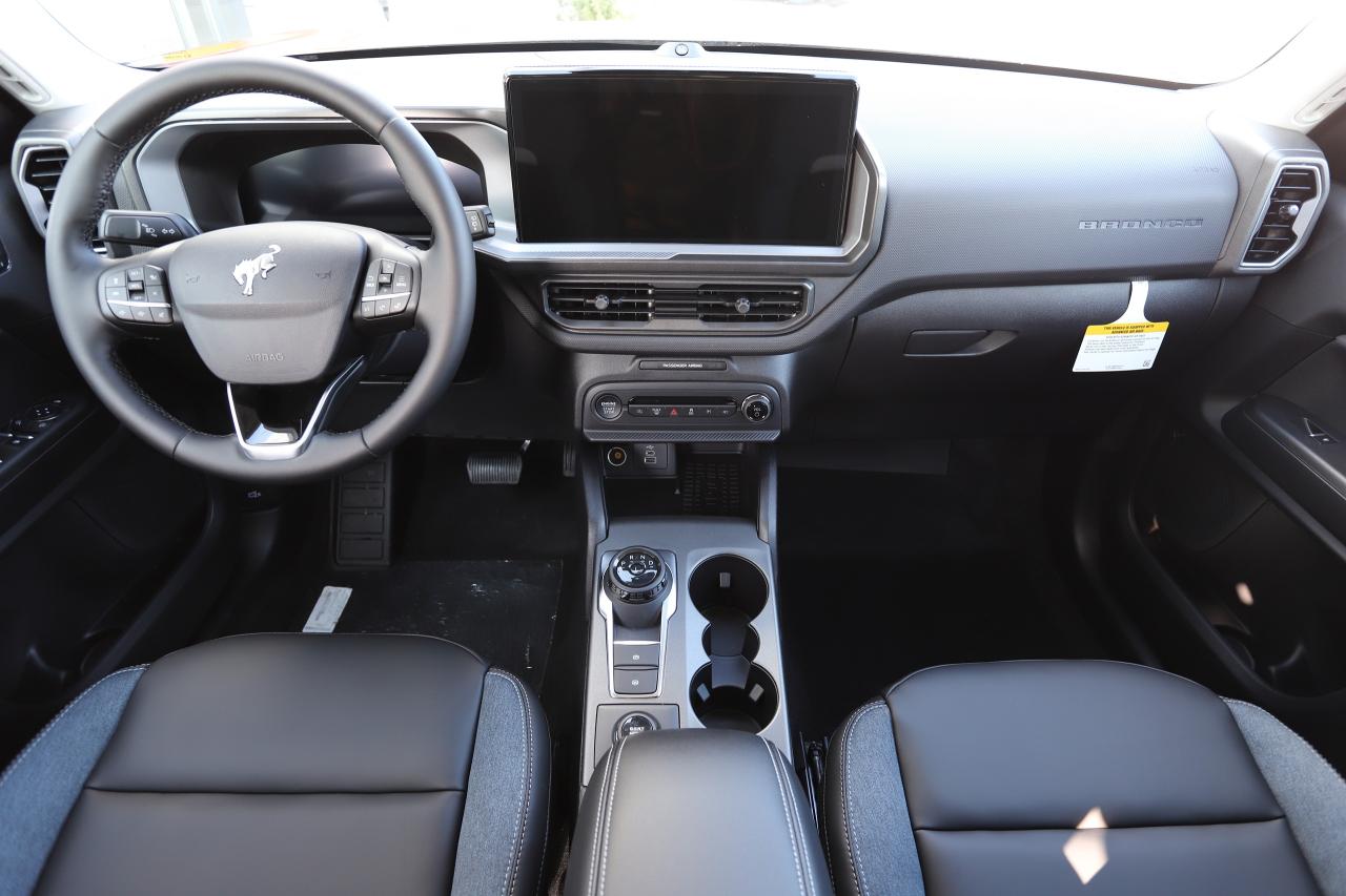 2025 Ford Bronco Sport Outer Banks 4X4 Photo