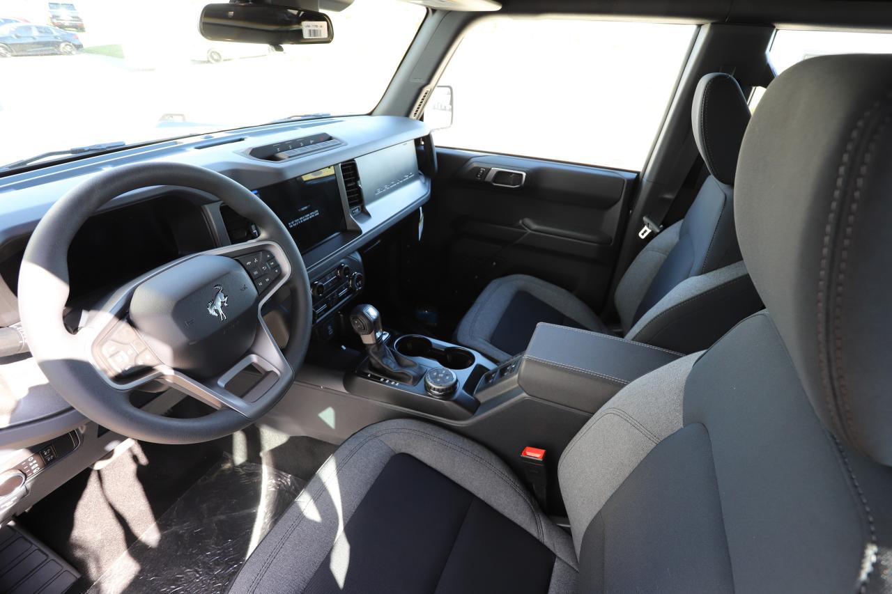 2025 Ford Bronco Base 4 Door 4x4 Photo5