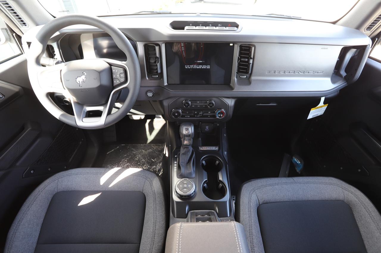 2025 Ford Bronco Base 4 Door 4x4 Photo5