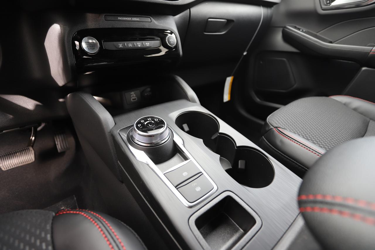 2026 Ford Escape ST-Line AWD Photo