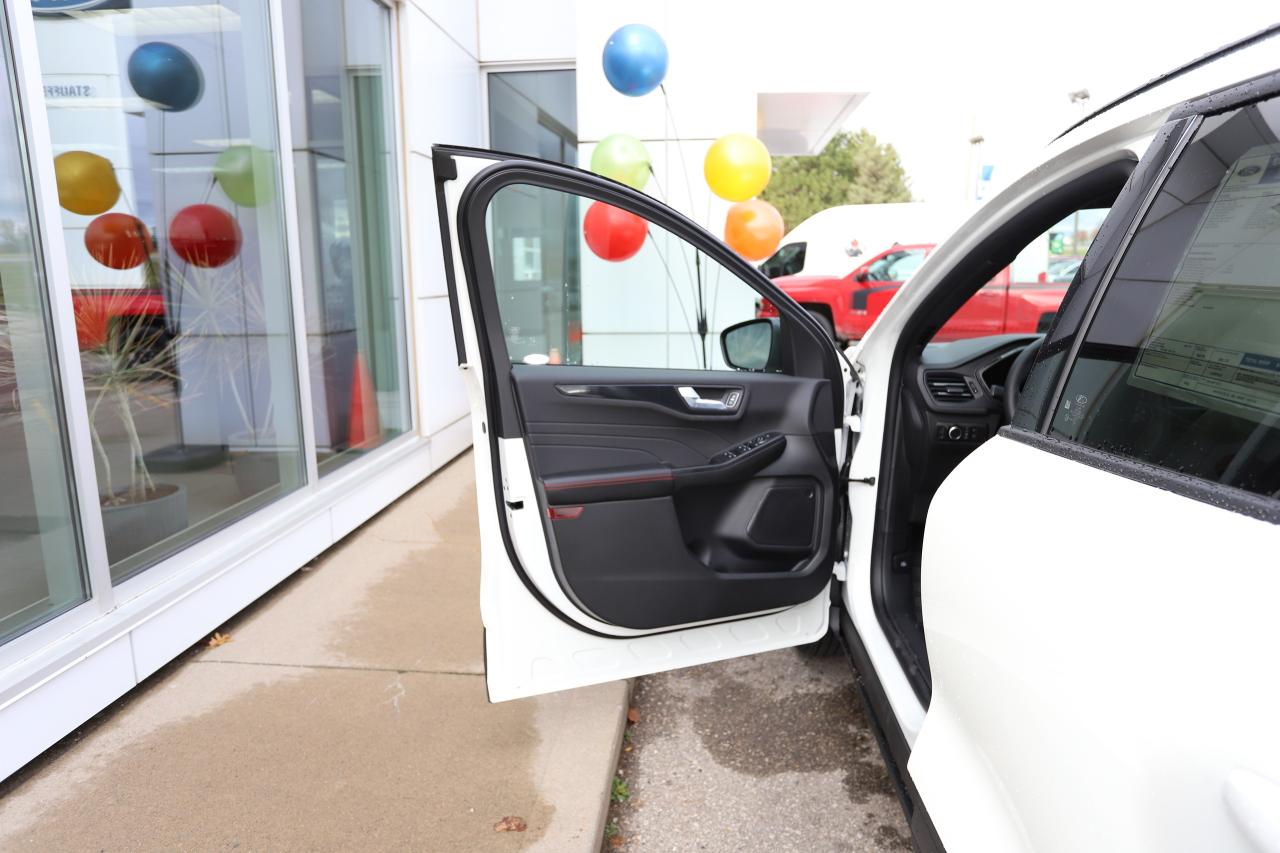 2026 Ford Escape ST-Line AWD Photo