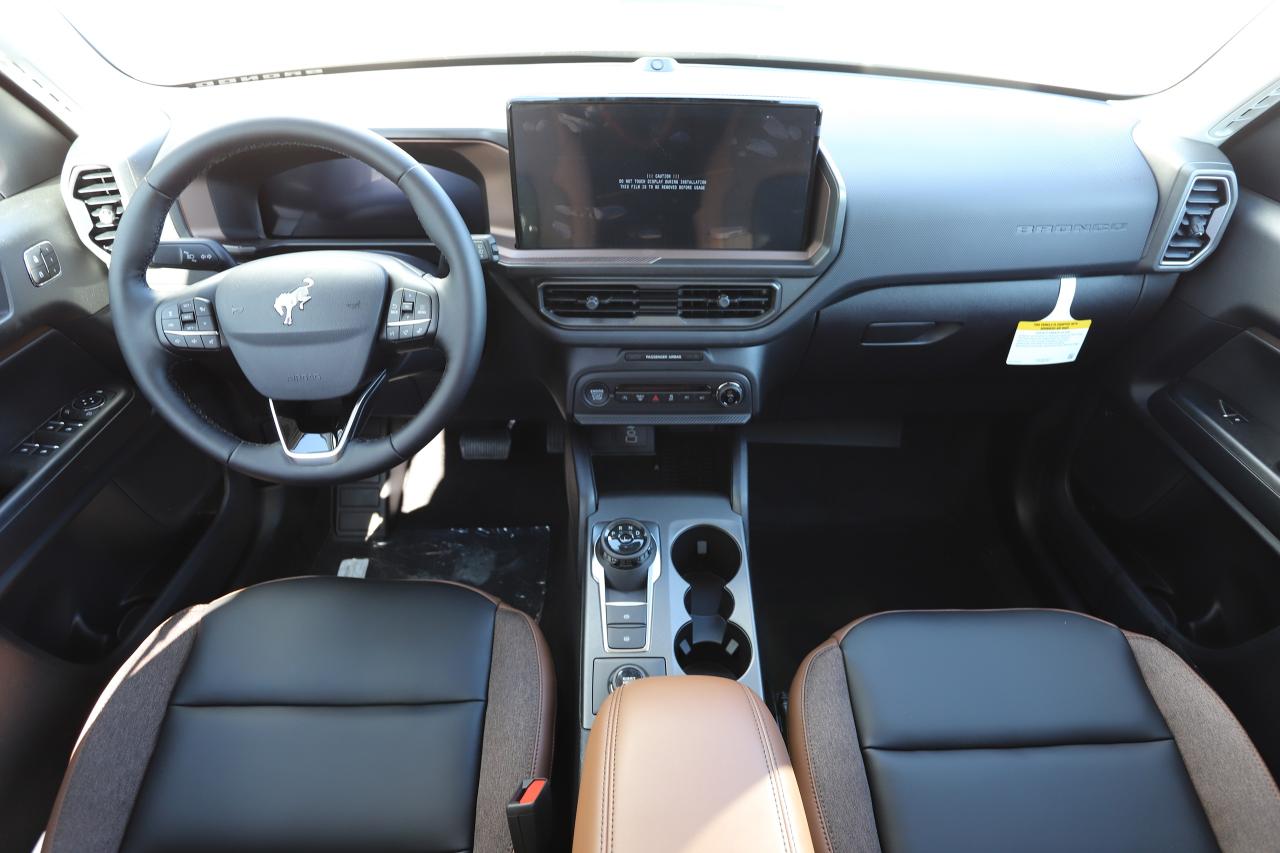 2025 Ford Bronco Sport Outer Banks 4X4 Photo5