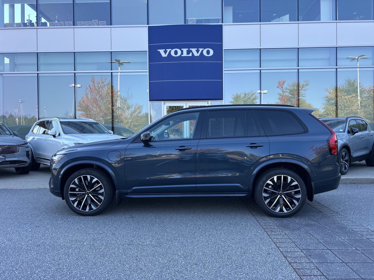 New 2026 Volvo XC90 Plug-In Hybrid T8 AWD Ultra Dark Theme 7-Seater for sale in Surrey, BC