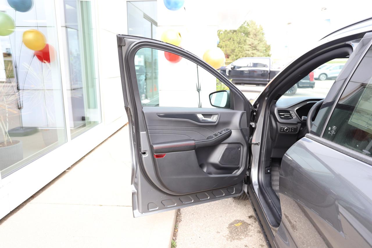 2026 Ford Escape ST-Line AWD Photo