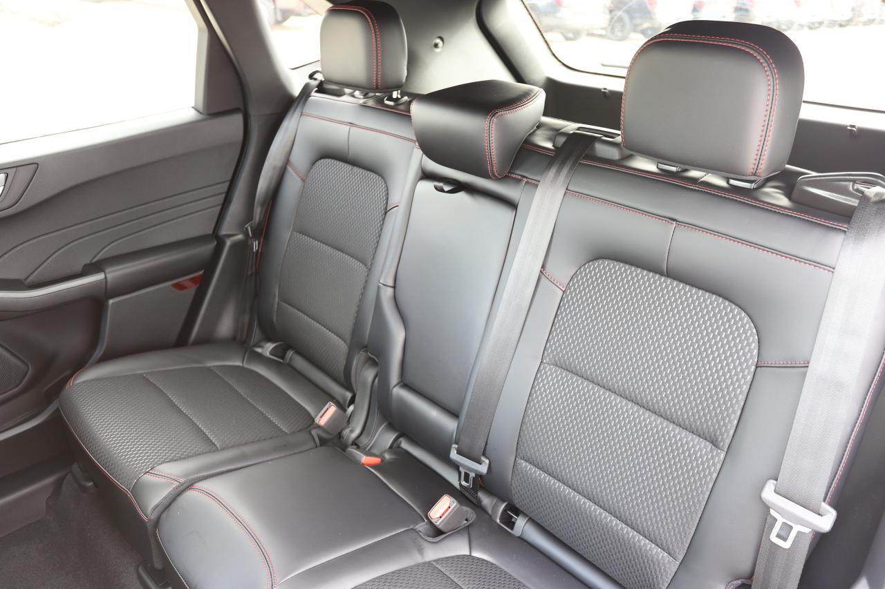 2026 Ford Escape ST-Line AWD Photo