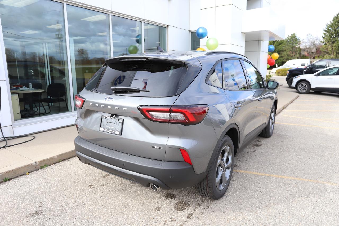 2026 Ford Escape ST-Line AWD Photo3