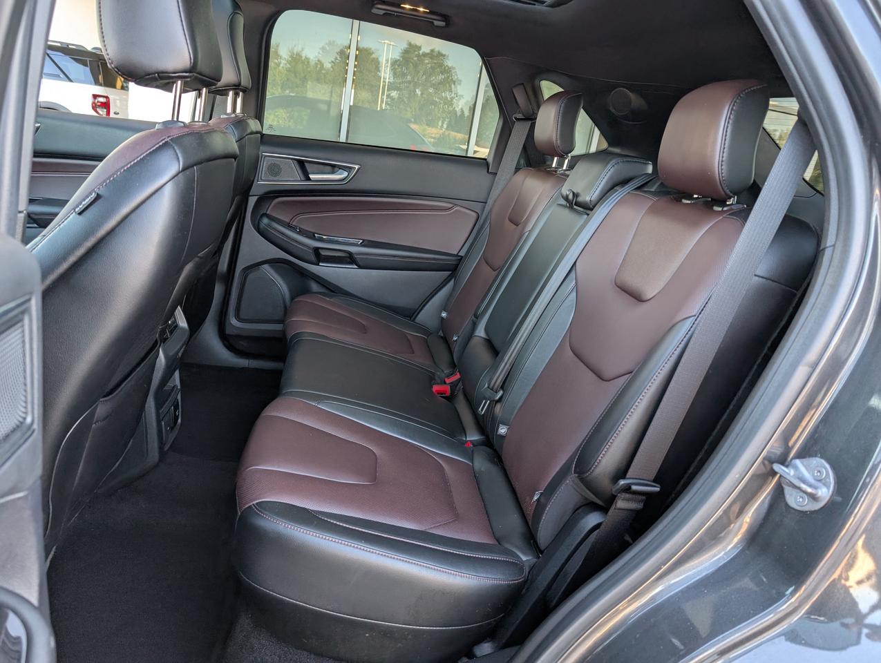 2020 Ford Edge Titanium Photo