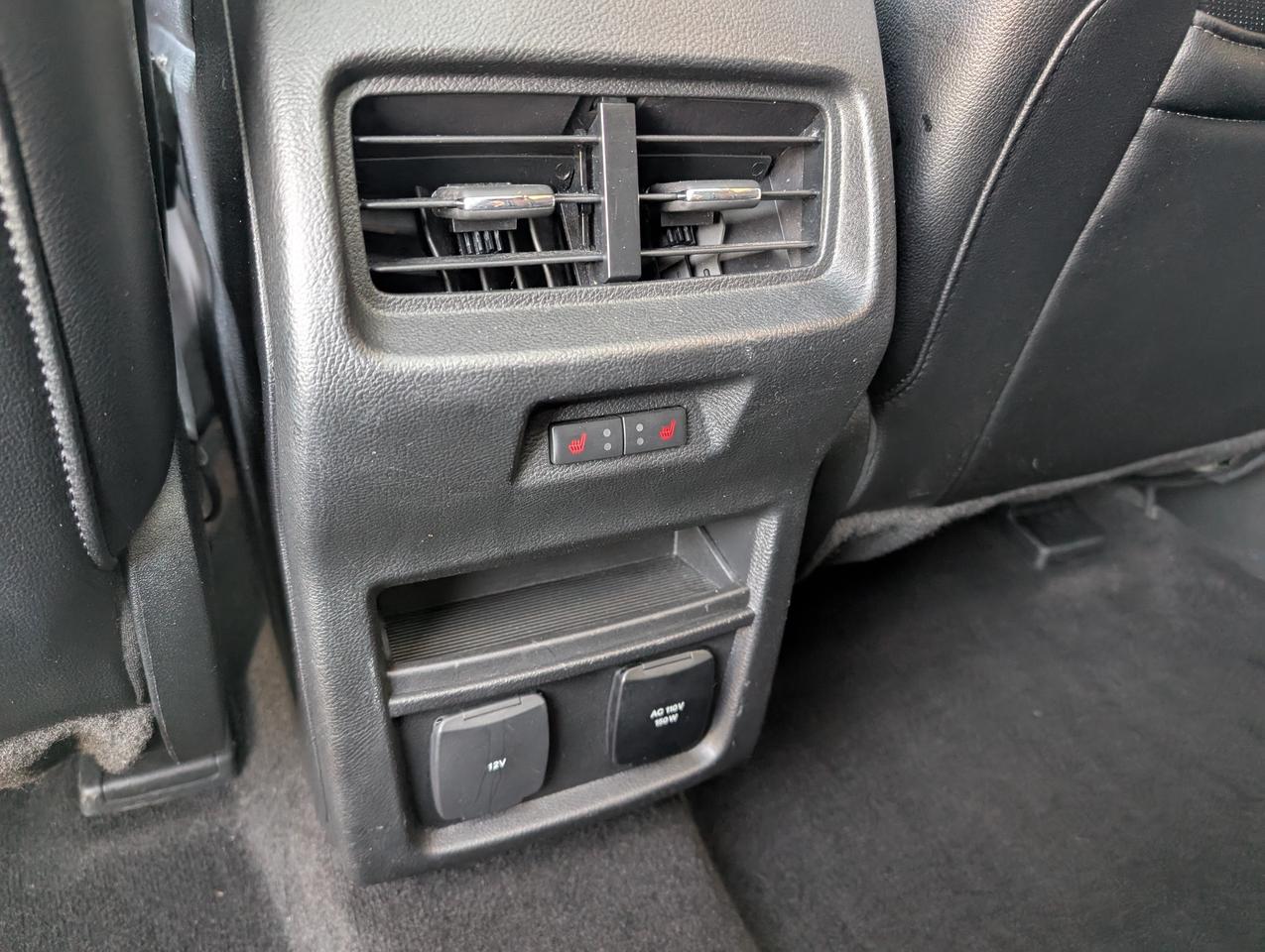 2020 Ford Edge Titanium Photo