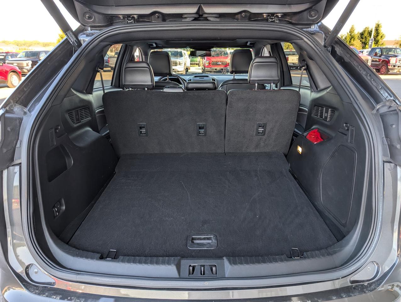 2020 Ford Edge Titanium Photo