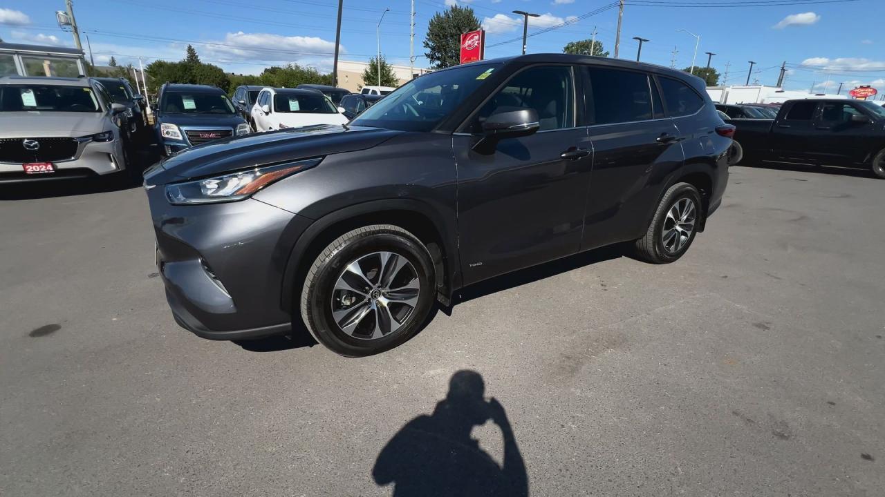 2023 Toyota Highlander HYBRID AWD | 8-PASS | ONLY 10,000KMS! | HTD SEATS Photo3