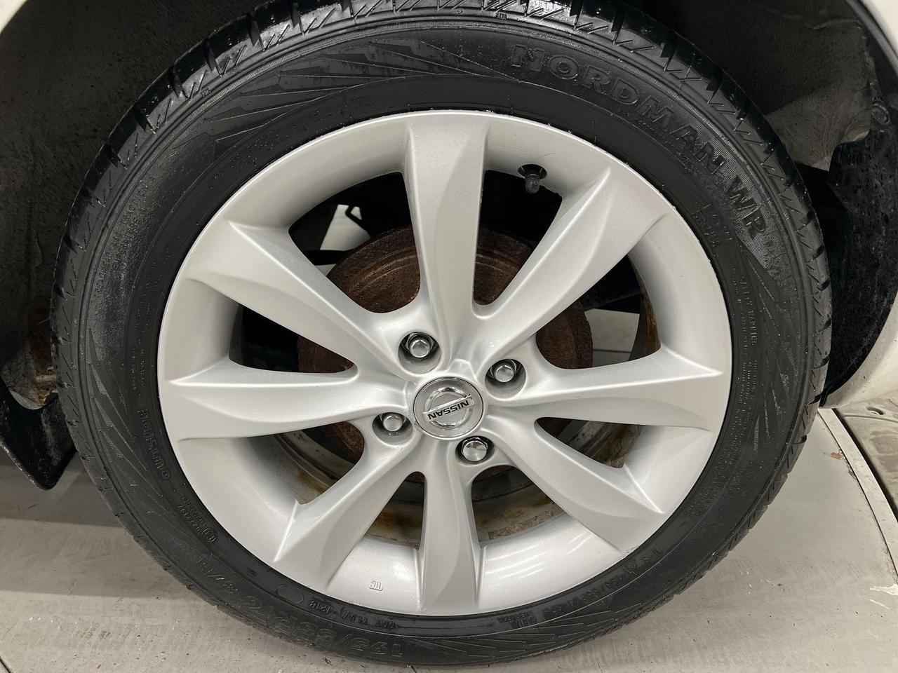 2014 Nissan Versa Note SL | TECH PKG | LOW KMS!| HTD SEATS | 360 CAM |NAV Photo