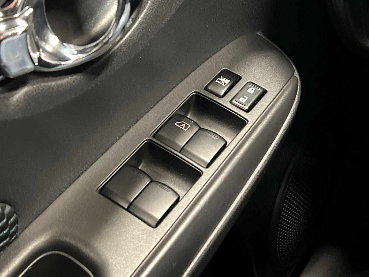 2014 Nissan Versa Note SL | TECH PKG | LOW KMS!| HTD SEATS | 360 CAM |NAV Photo