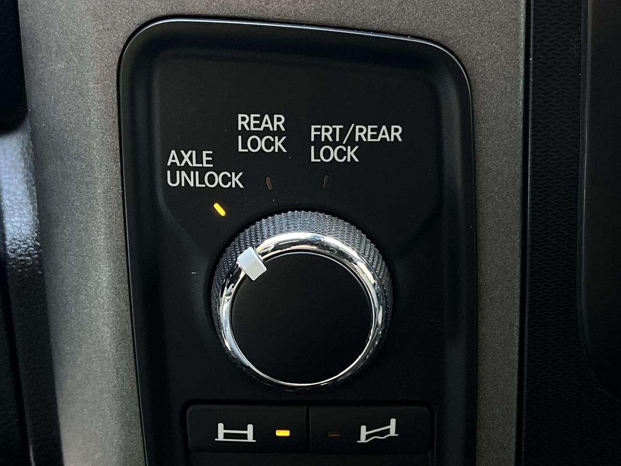 12890408.831162566