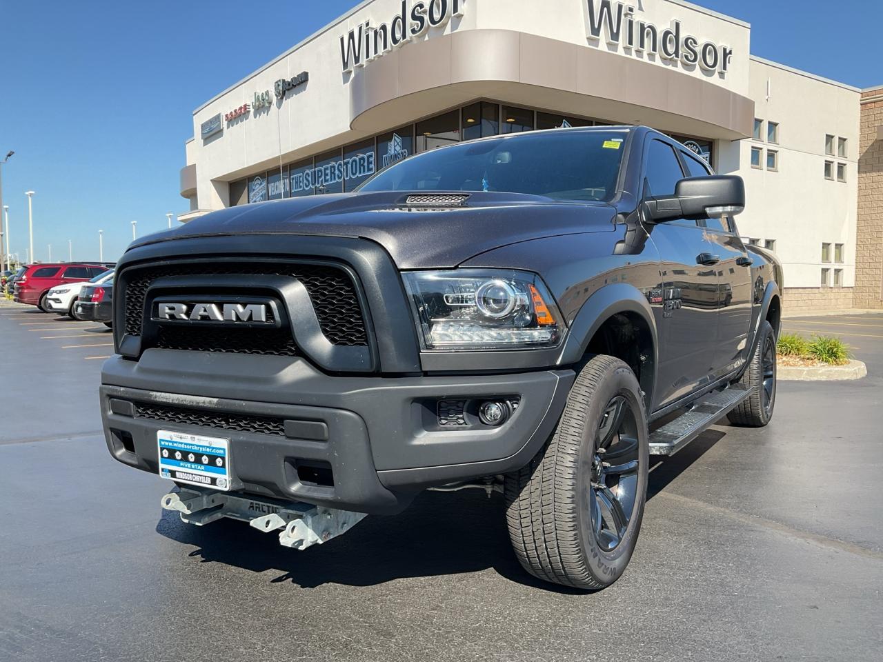 Used 2023 RAM 1500 Classic NAV / CARPLAY / RMT START / 5.7 V8 / PREMIUM AUDIO for sale in Windsor, ON