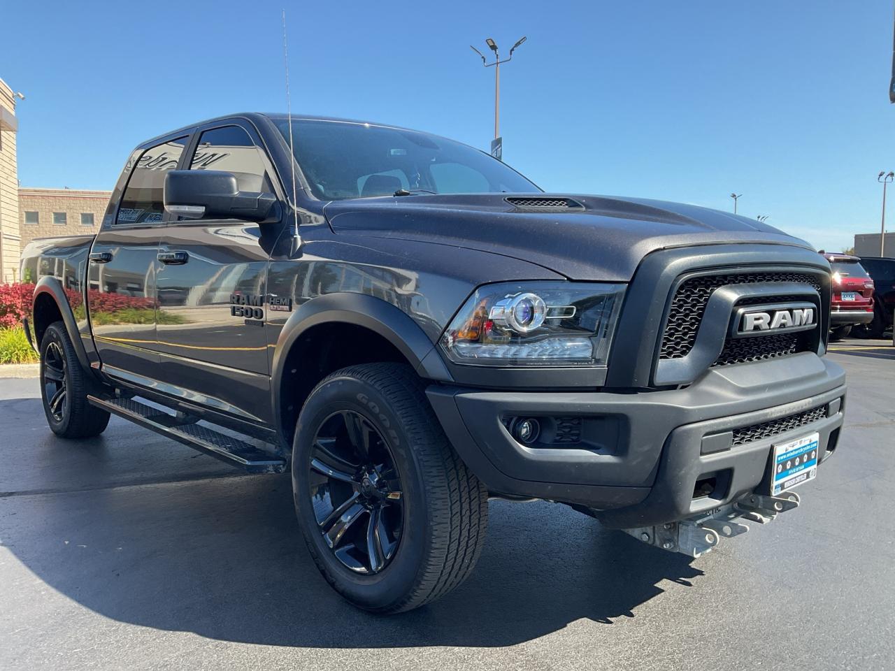 2023 RAM 1500 Classic NAV / CARPLAY / RMT START / 5.7 V8 / PREMIUM AUDIO Photo2