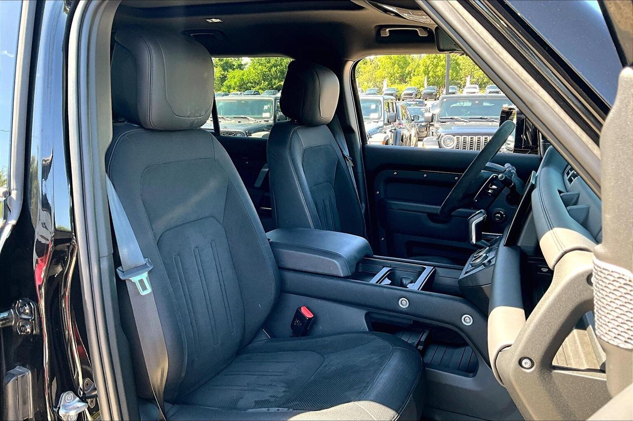 2023 Land Rover Defender 110 | 5.0L Supercharged V8 | AWD Photo