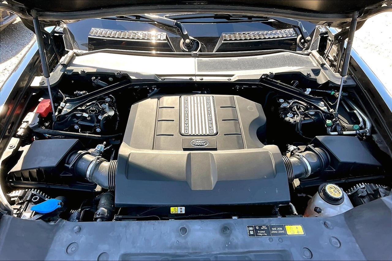 2023 Land Rover Defender 110 | 5.0L Supercharged V8 | AWD Photo